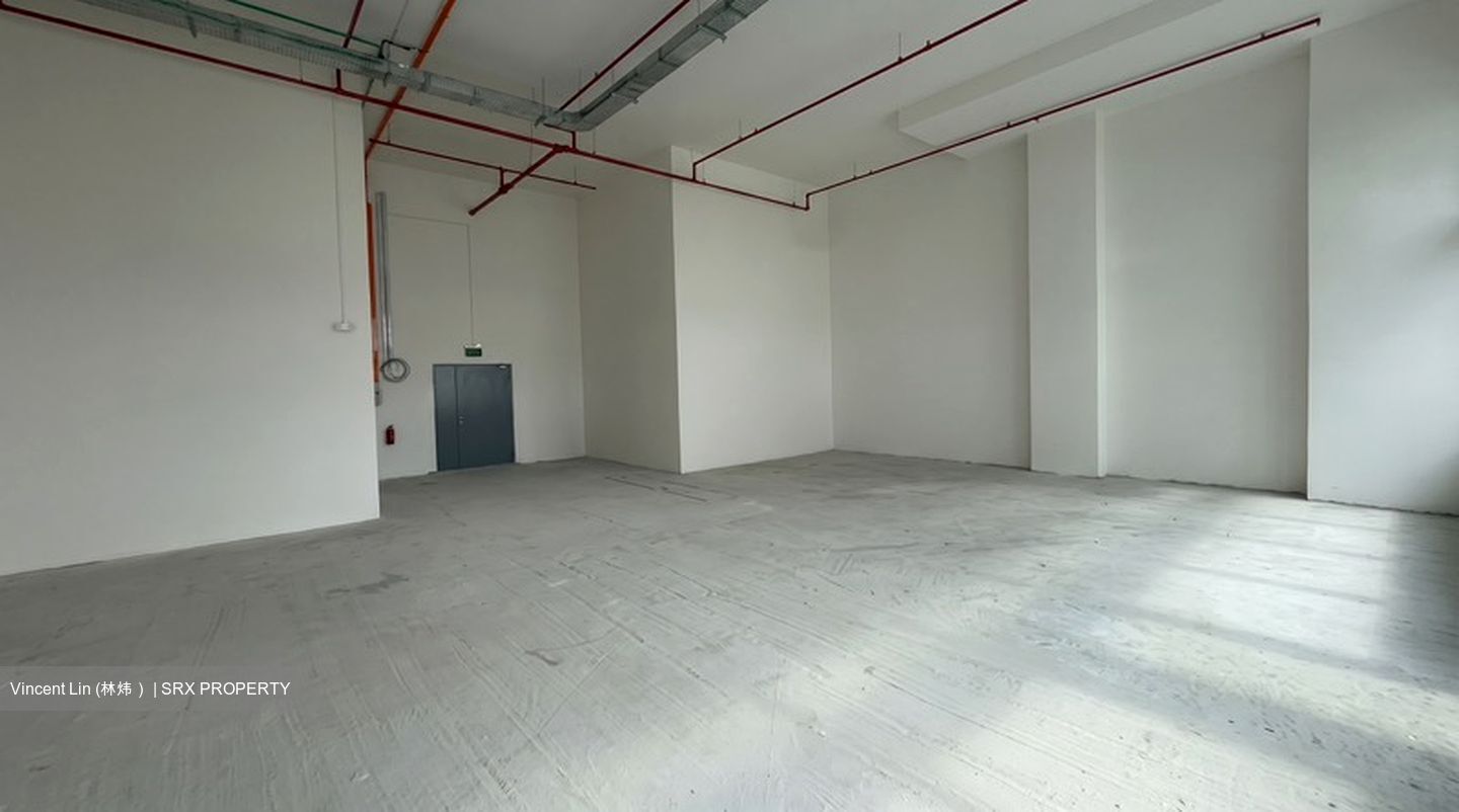 Space 18 (D12), Warehouse #591892681